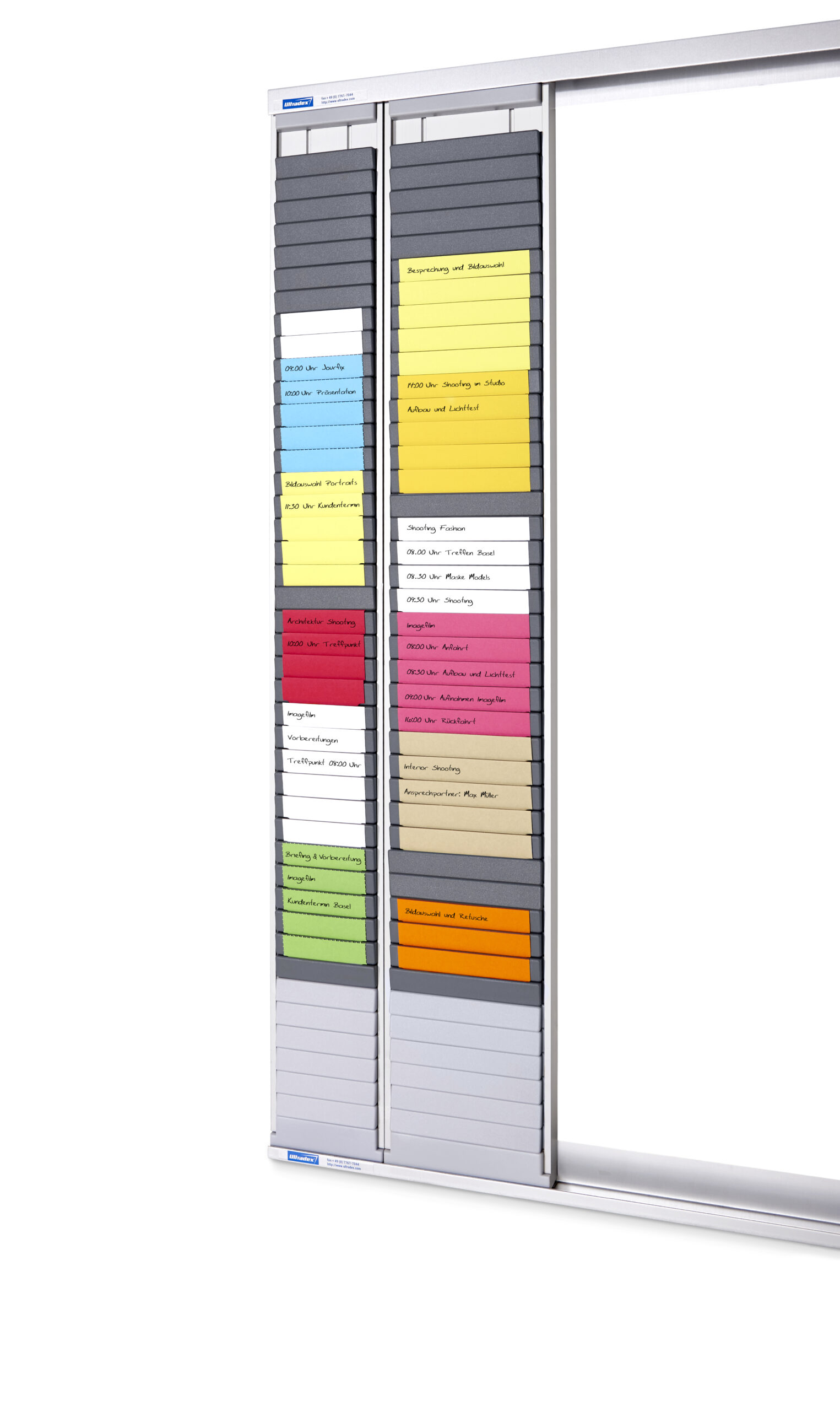 2-delig-wand-ophangsysteem-T-kaart-paneel