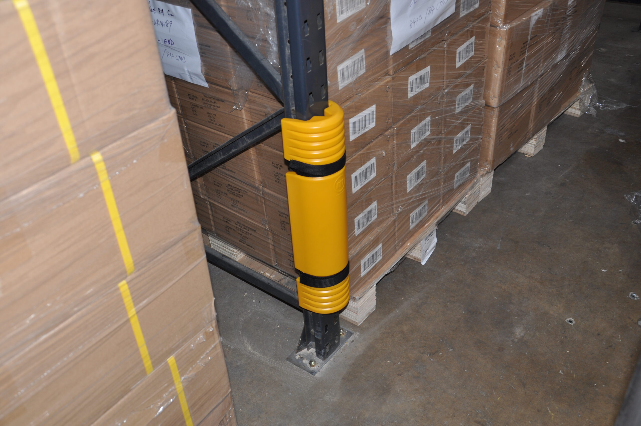 Wrap-Around-Rack-Protector-stellingbeschermer-klittenband